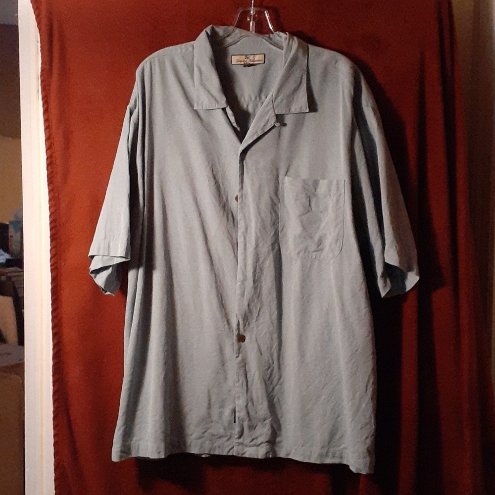 Tommy Bahama men's XL button down shirt